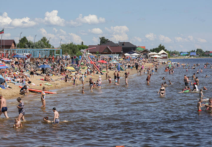 На Черноморском побережье вода сохраняет более приятную для отдыха температуру