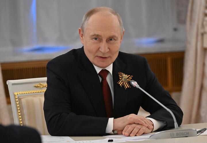 «И молоко будет»: Владимир Путин не сомневается в победе России