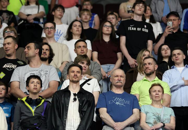 К 2200 году — 4 миллиарда: учёные предлагают сократить население Земли вдвое. Каким образом? 
