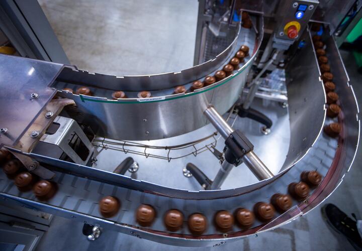 Кубанскую фабрику «Нестле» просят отдать другому хозяину. Причина - компания не хочет инвестировать в российское производство