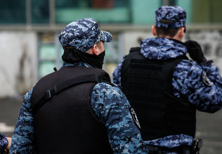 Силовики проводят операцию уже около суток