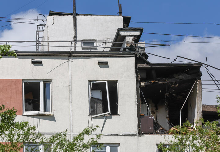 Городские службы и волонтеры помогают жителям