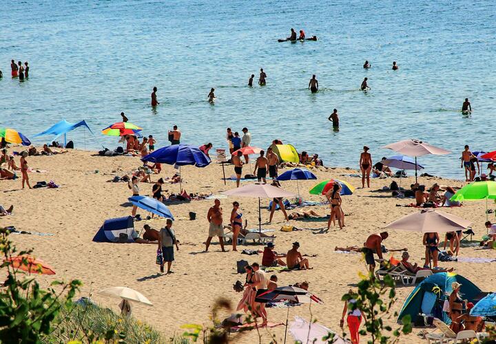 В Анапе 1 августа запретили использовать на море матрасы и круги 
