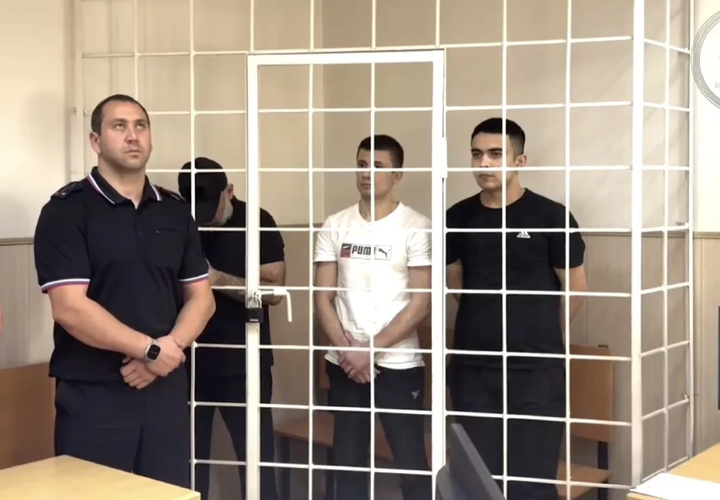 В Краснодаре наказания получили трое участников преступной группировки. Они помогли 600 иностранцам незаконно находиться в России