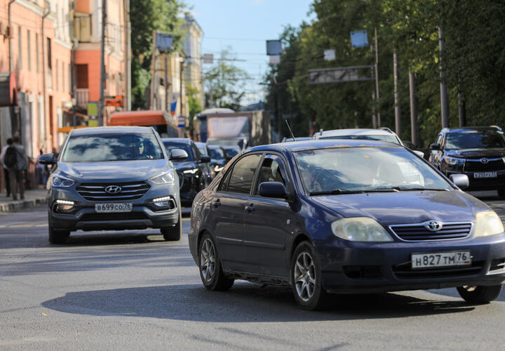 Рабочие с утра разбирали 50-метровую конструкцию