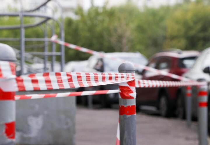 В Севастополе БПЛА атаковали многоэтажку и детский сад. Есть пострадавшие 