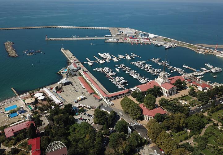 Сочи под угрозой с моря: глава города Прошунин призвал не приближаться к набережным и пляжам 