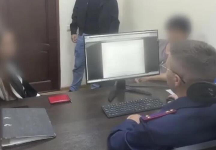 Била ножом по голове: женские разборки во дворе многоквартирного дома в Сочи чуть не обернулись убийством 
