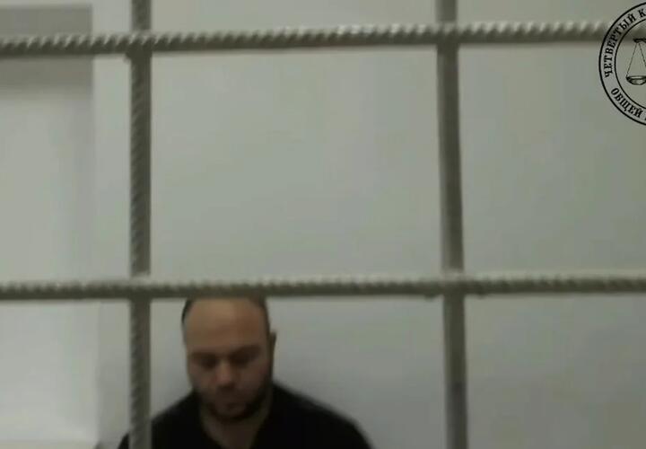Нетехасский реднек: на юге России фермер перегородил дорогу машине и трижды выстрелил из карабина — 17-летняя девушка погибла, её спутник чудом уцелел