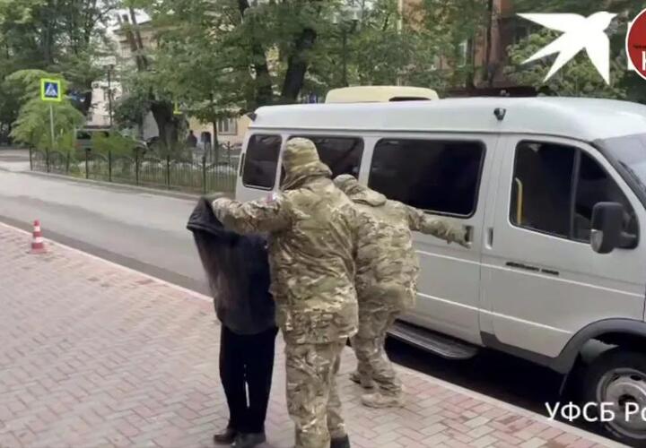 Притворялись семейной парой, а сами изучали место для организации взрыва: в Крыму схватили двух агентов Украины 