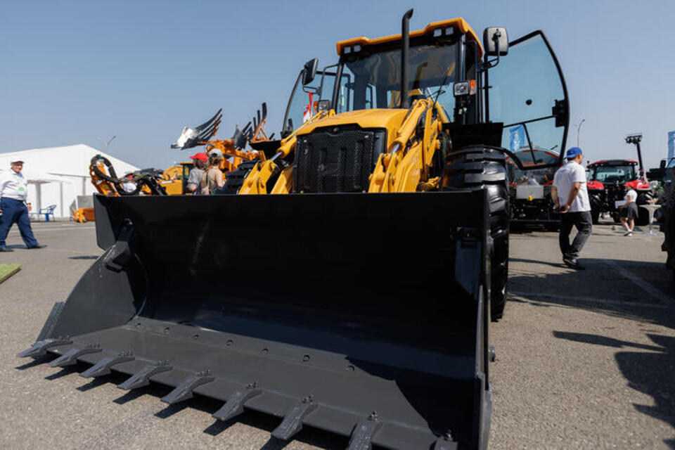 Аграрии Кубани закупили сельхозтехнику на 13 миллиардов рублей