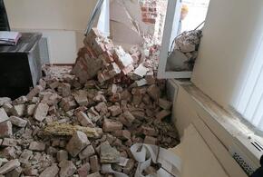 В Краснодаре обрушилась стена здания 