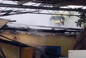 В Сочи эвакуированы 20 человек из-за пожара в жилом доме (ВИДЕО)