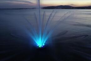 Недолго музыка играла: в Геленджике утонул плавающий фонтан ВИДЕО