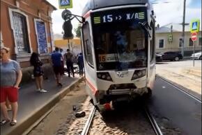 В Краснодаре трамвай насмерть сбил мотоциклиста ВИДЕО