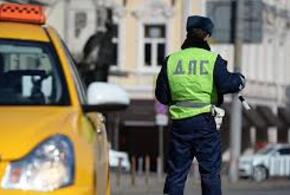 В Краснодарском крае пассажир такси пытался проглотить наркотик