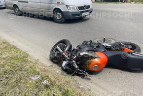 В Сочи мотоцикл столкнулся лоб в лоб с иномаркой ВИДЕО
