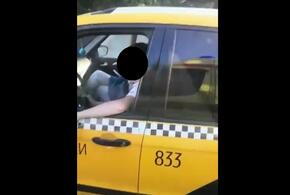 В Сочи таксист не пропустил скорую помощь на вызове ВИДЕО
