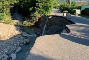 В Туапсинском районе не спешат восстанавливать дорогу после наводнения