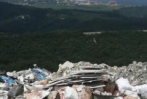 Жители Новороссийска, заваленные мусором, борются за экологию ВИДЕО