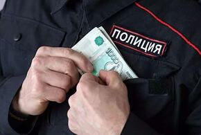 В Геленджике инспектор ППС вымогал взятку в 100 тысяч рублей