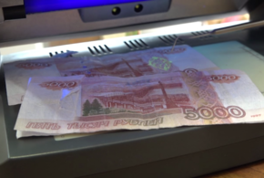 В Новороссийске приезжие пытались сбыть фальшивые купюры