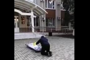 Мужчине, привёзшему покойную родственницу к администрации Тимашевска, грозит суд