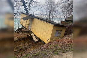 В Краснодарском крае обрушился берег моря вместе с домами ВИДЕО
