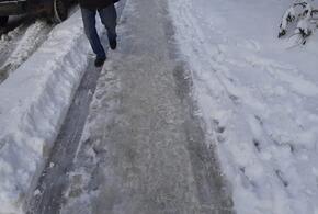 Жители Геленджика пожаловались на состояние дорог после снегопада