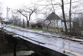 В Геленджике гнилой мост угрожает жизни и здоровью людей ВИДЕО