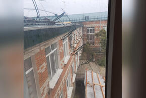 На Кубани еще одна школа осталась без крыши из-за ветра
