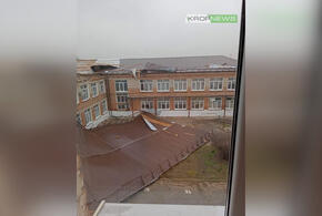 В Кавказском районе Кубани ураган сорвал крышу школы ВИДЕО