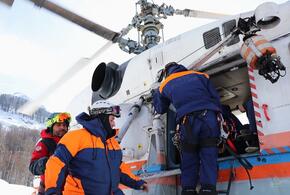 В Сочи спасатели эвакуировали травмированного туриста со склона горы ВИДЕО