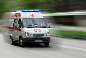 Жительницу Краснодара, на которую упал рекламный щит, отпустили из больницы домой