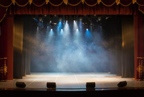 К 2024 году в России в каждой школе появится свой театр