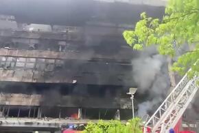 Сегодня в центре столицы пожарные тушили бизнес-центр ВИДЕО