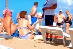 Мэр Геленджика не спешит наказывать хамов, выгонявших с пляжа туристов ВИДЕО
