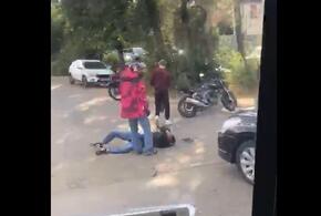 В Краснодаре мотоцикл врезался в иномарку, есть пострадавший