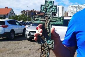 В Новороссийске в Суджукской лагуне нашли православный крест 19 века