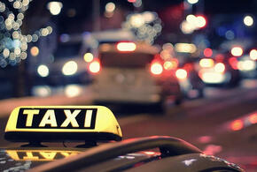 В Сочи буйный пассажир поругался с таксистом и угнал его машину