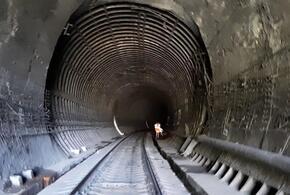 В Краснодарском крае изменят расписание поездов из-за ремонта столетнего тоннеля