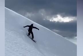 В горах Сочи сноубордист спровоцировал лавину прыжком