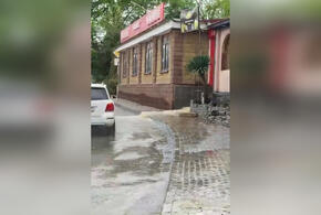 В Сочи жители полсотни улиц остались без воды из-за оползня