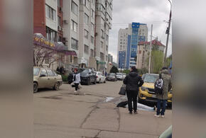 Жители Краснодара обнаружили труп женщины посреди двора