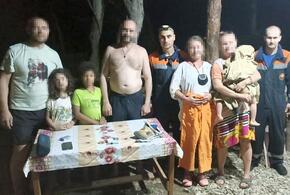 В Туапсинском районе шесть туристов застряли на машинах посреди горной реки