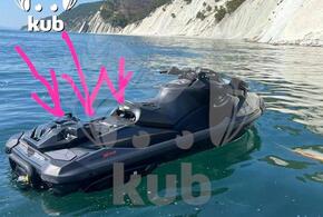 В Черном море возле Геленджика столкнулись два гидроцикла