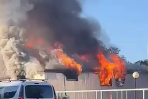 В Туапсинском районе огонь охватил здание кафе