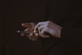 Генерал, охранявший Ельцина во время путча ГКЧП, отдал свои сбережения жуликам