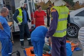 Под Геленджиком спасатели вытащили мужчину с переломами из покореженного автомобиля