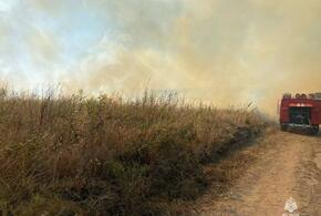 Сильное задымление: в Темрюкском районе из-за пожара людей перемещают в безопасное место